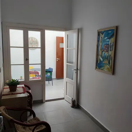 Traditional 2-storey μaisonette With Terrace