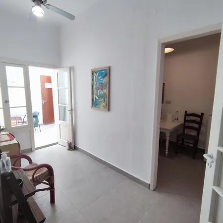 Traditional 2-storey μaisonette With Terrace