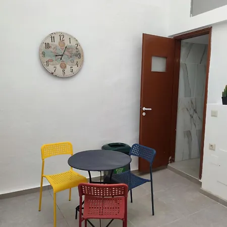 Nyaraló Traditional 2-storey μaisonette With Terrace